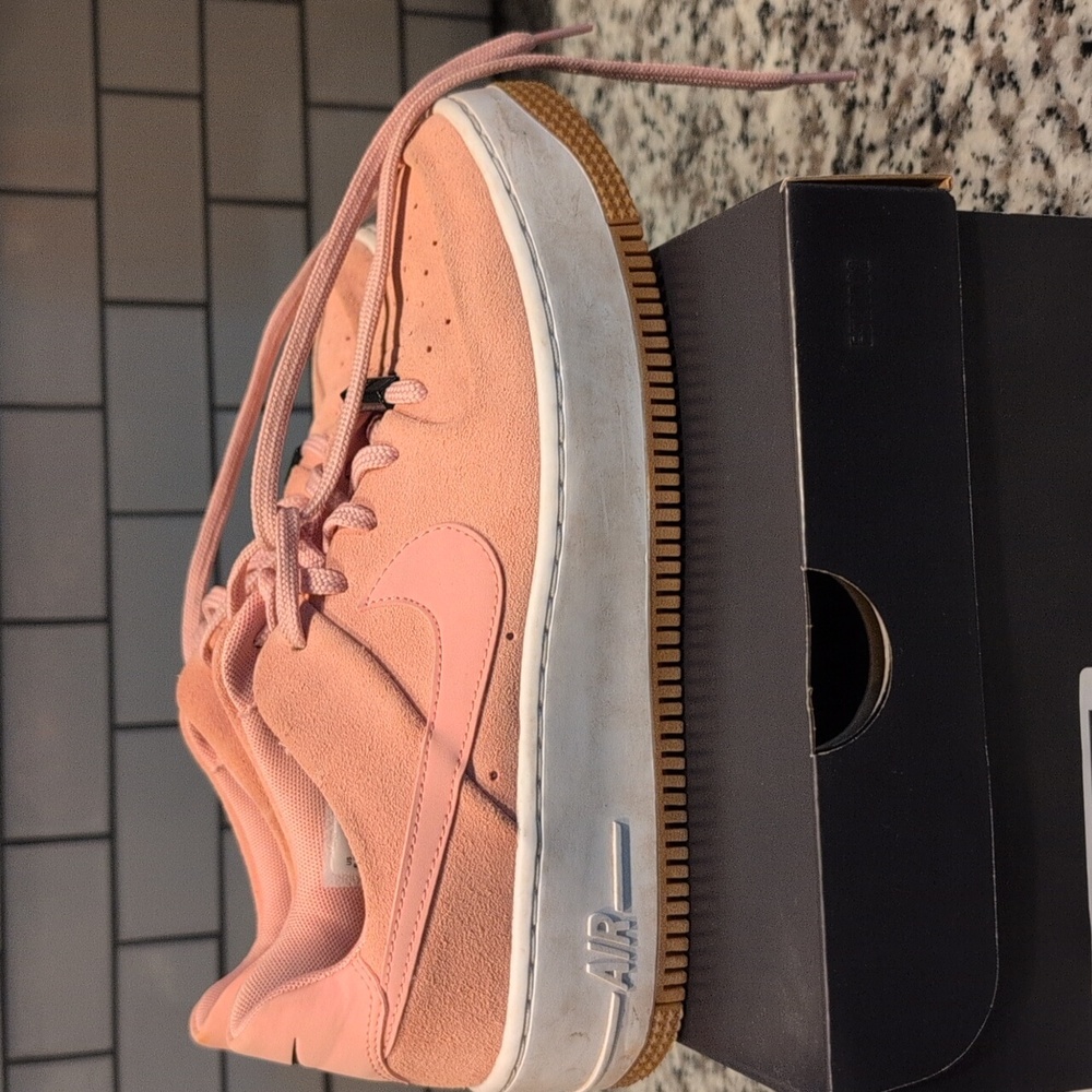 Nike Women's Air force 1 Sage Low Sneakers